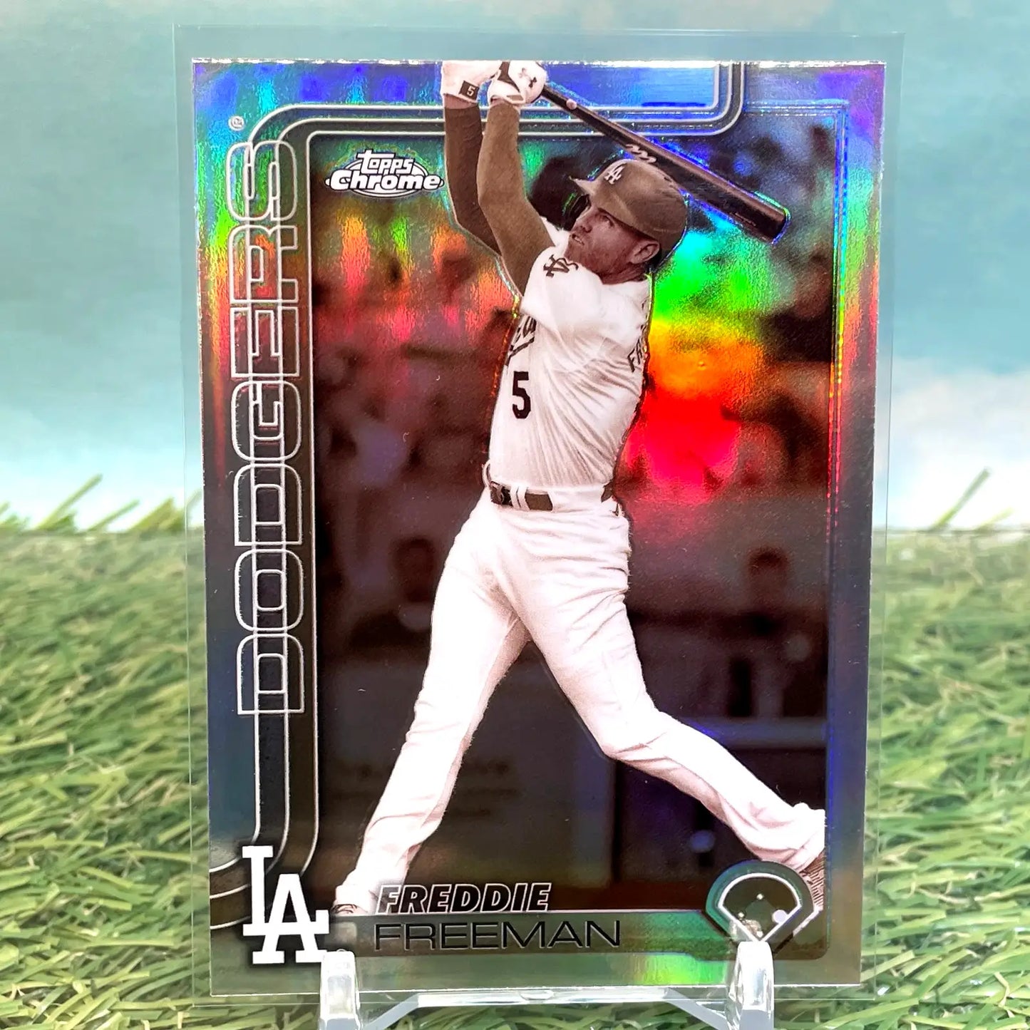 2025 Topps Chrome #23 Freddie Freeman Sepia Refractor Los Angeles Dodgers - Baseball Card Single