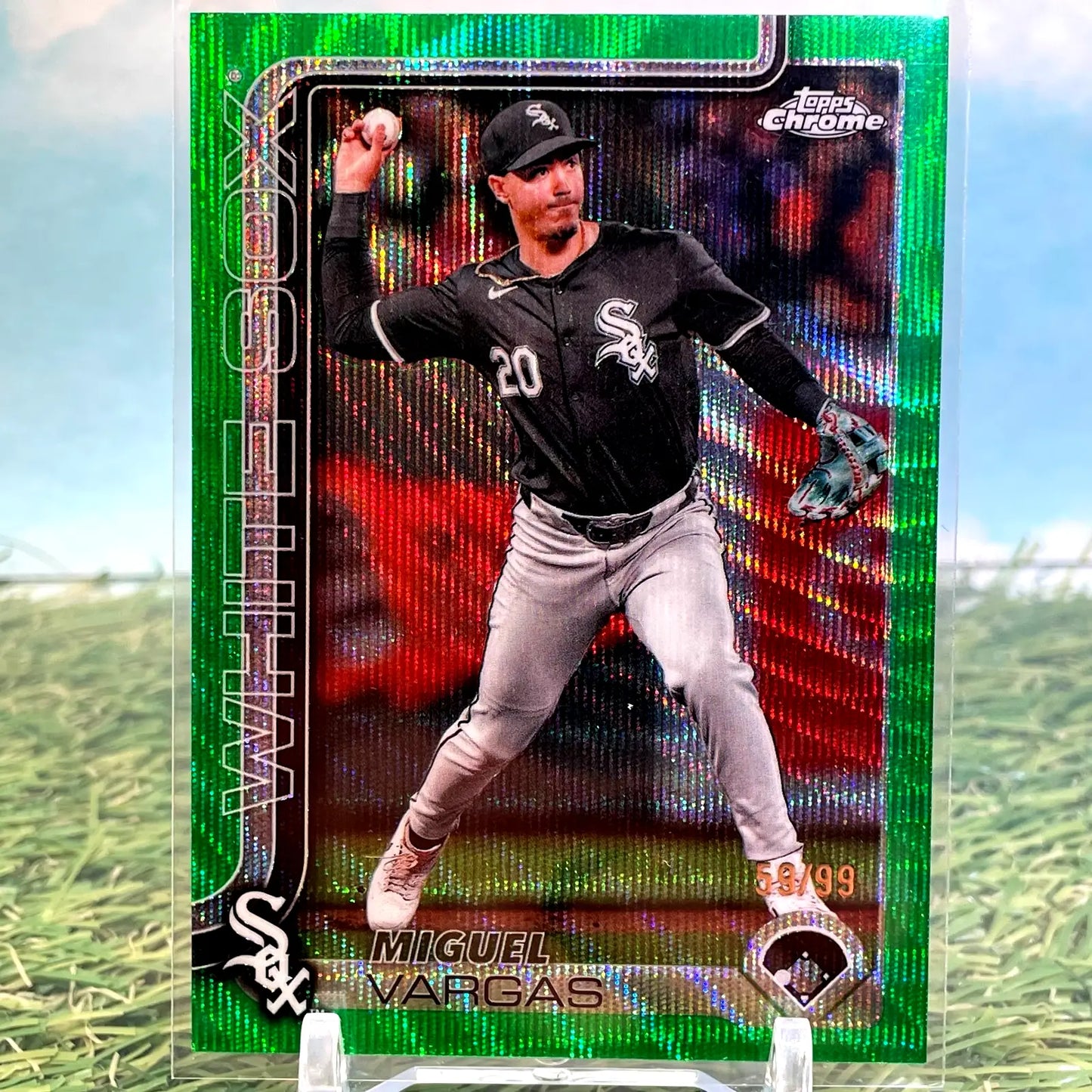 2025 Topps Chrome Baseball Green Wave Refractor #51 Miguel Vargas /99 SP - Baseball Card Single