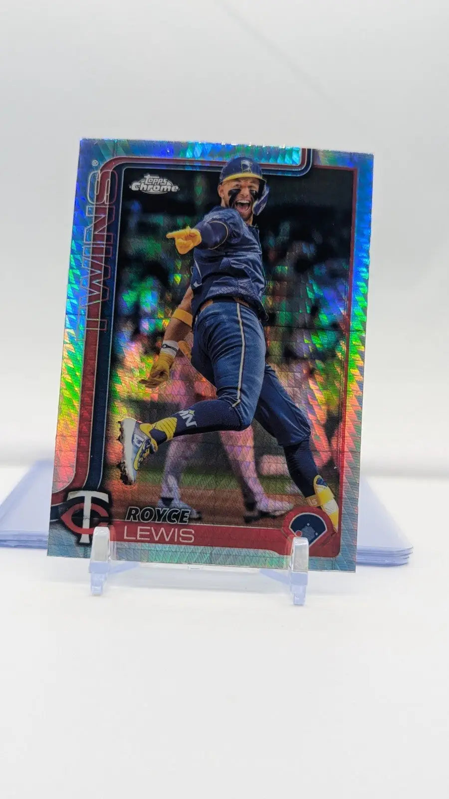 2025 Topps Chrome Baseball Royce Lewis #254 Prism Refractor Minnesota Twins - Baseball Card Single