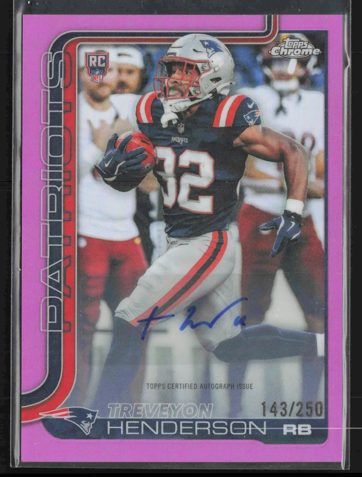 2025 Topps Chrome TreVeyon Henderson Pink Refractor Auto /250 RA-THE RC Patriots - Football Card Single