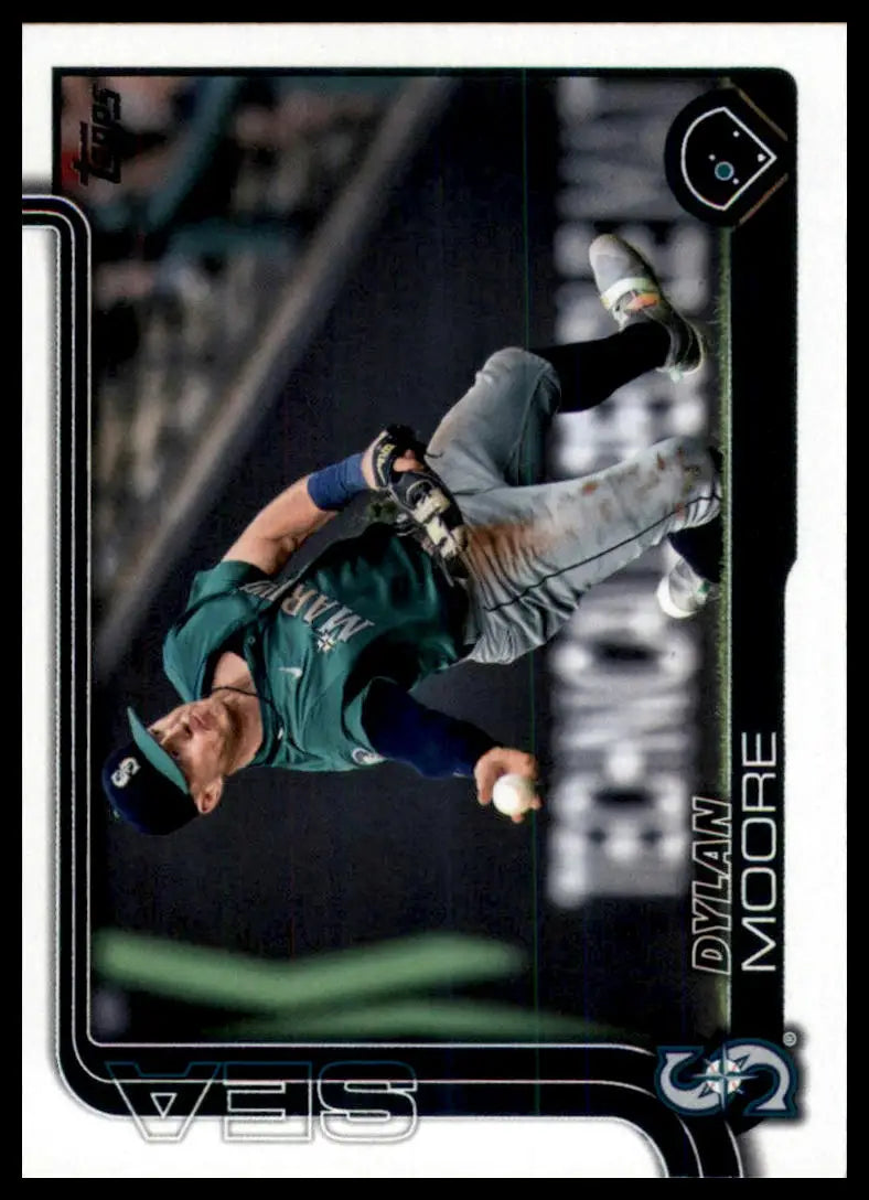 2025 Topps Dylan Moore 105 Seattle Mariners NM - Baseball Card Single