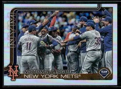 2025 Topps New York Mets #553 Aqua Rainbow Foil SP New York Mets