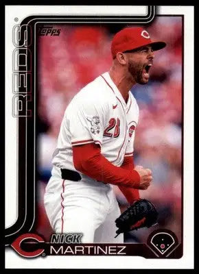 2025 Topps Nick Martinez 696 Cincinnati Reds NM - Baseball Card Single