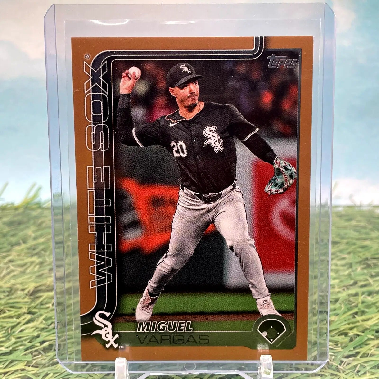 Baseball card of Miguel Vargas from 2025 Topps Series 1 Chicago White Sox #190