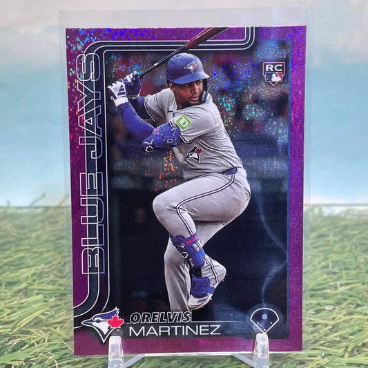 2025 Topps Series 1 Orelvis Martinez #18 Pink Holo Foil RC SP Jays - Baseball Card Single