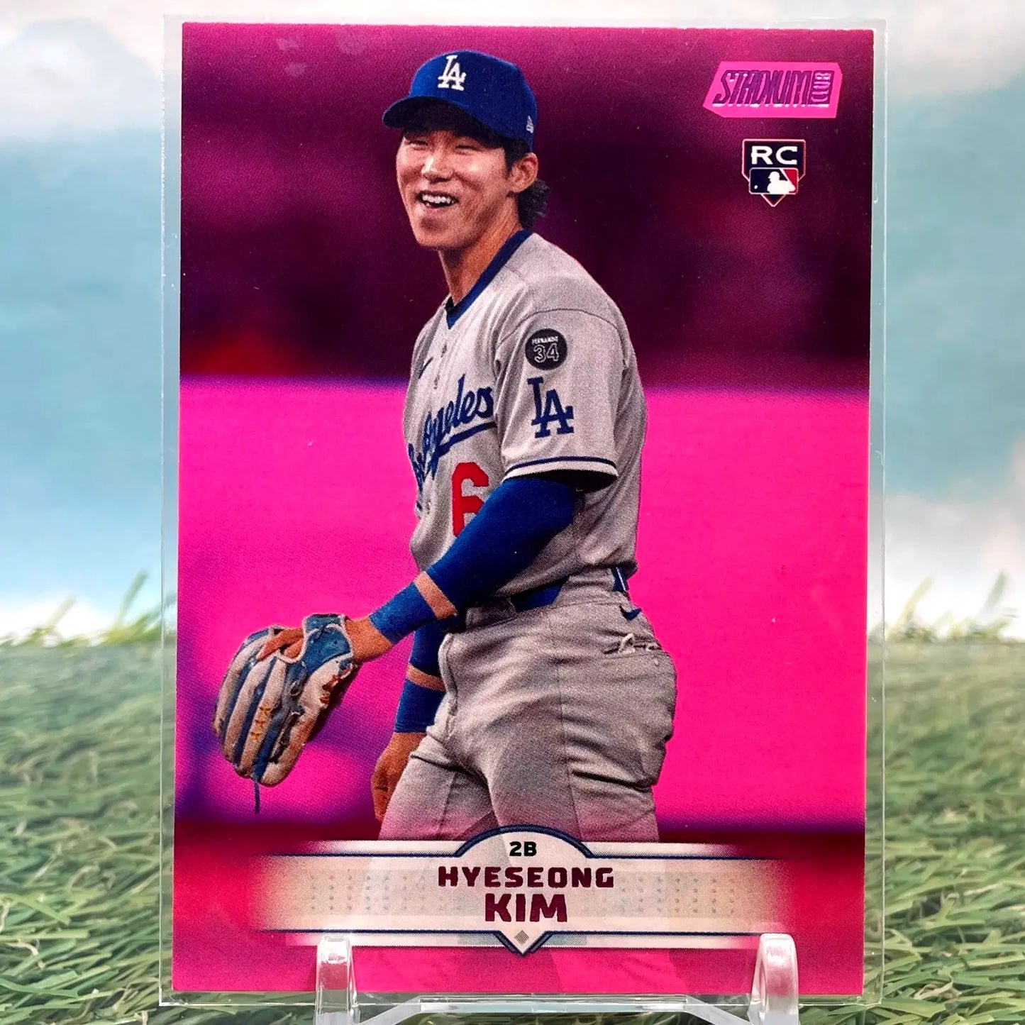 2025 Topps Stadium Club Hyeseong Kim #200 Pink (RC) KM67 - Baseball Card Single