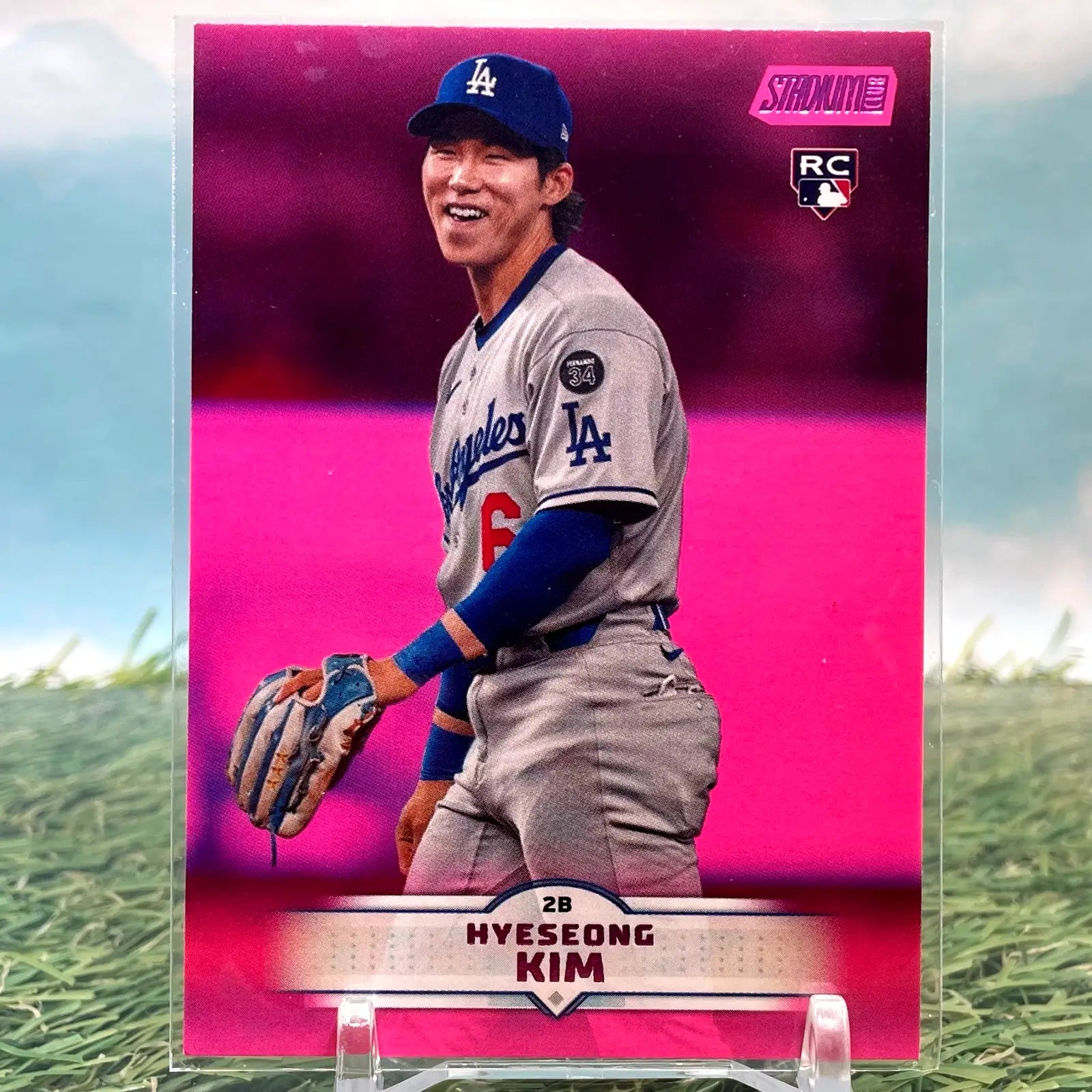 2025 Topps Stadium Club Hyeseong Kim #200 Pink (RC) KM67 - Baseball Card Single