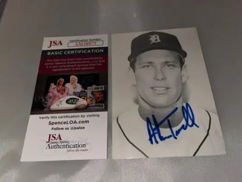 Autographed baseball card of Alan Trammell with authentication for photo autographed auto