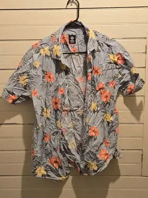 Amnesia Shirt Womens M Floral Short Sleeve Button Up Hawaiian Light Blue Orange - Apparel