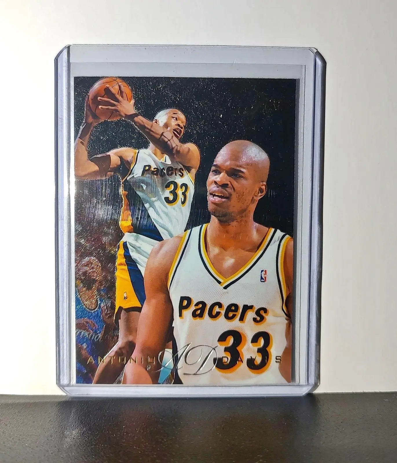 Antonio Davis 1995-96 Flair NBA #54 Card Indiana Pacers