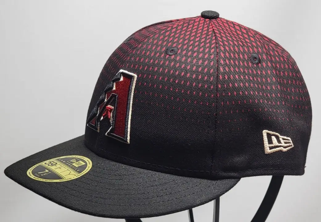 Arizona Diamondbacks fitted hat in size 7-1/2, on field fitted hat for baseball fans