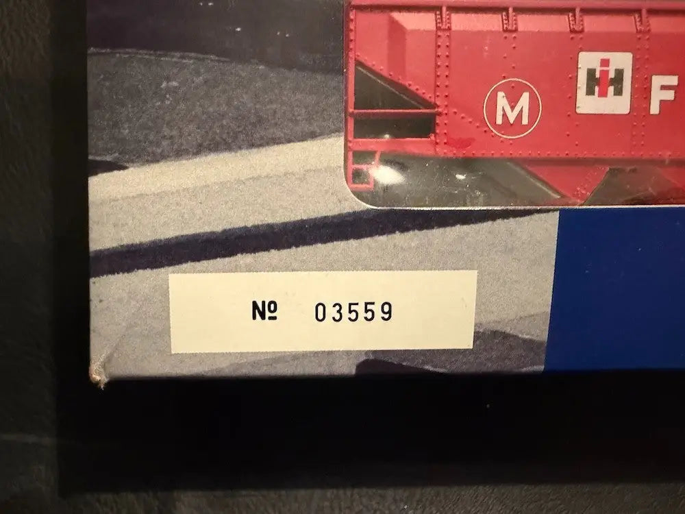 Athearn Case IH Farmall HO Scale Train Set 1999 Complete Rare IH Tractor