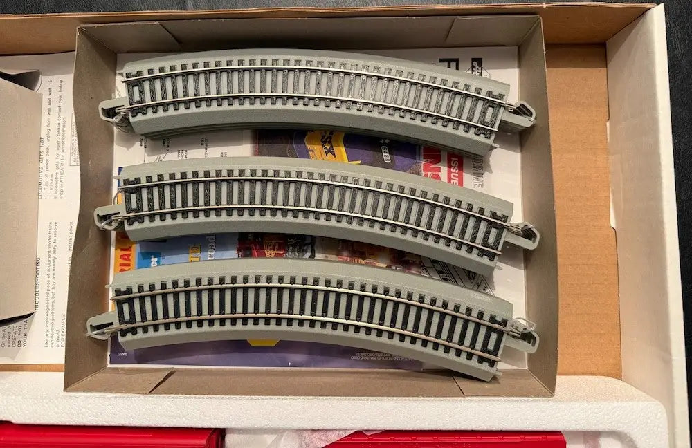 Athearn Case IH Farmall HO Scale Train Set 1999 Complete Rare IH Tractor