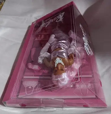 Barbie Deluxe Style Doll Purple Metallic Dress & Accessories New in Box - Collectibles