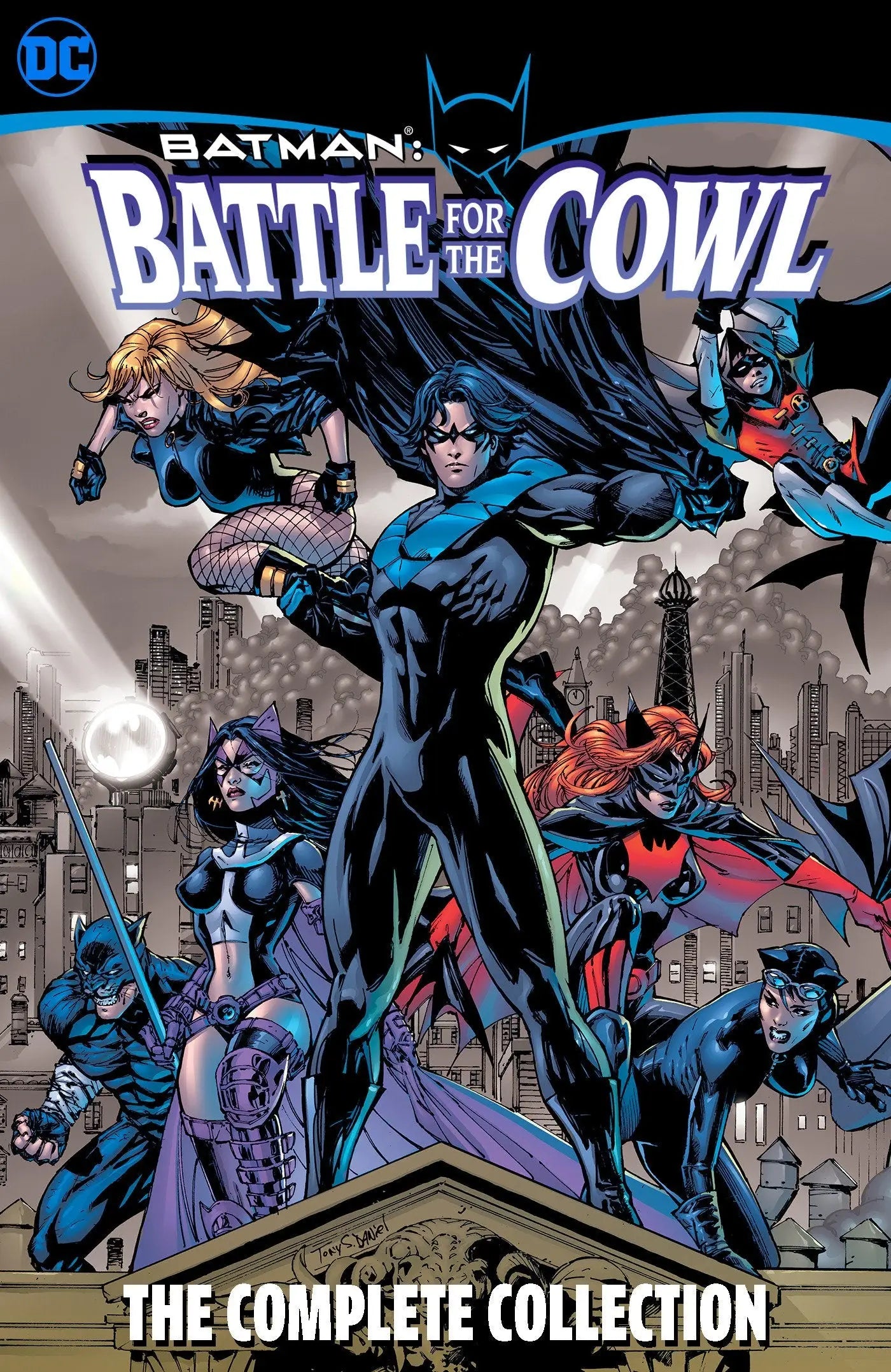 Comic book cover for Batman: Battle for the Cowl featuring Gotham characters in action