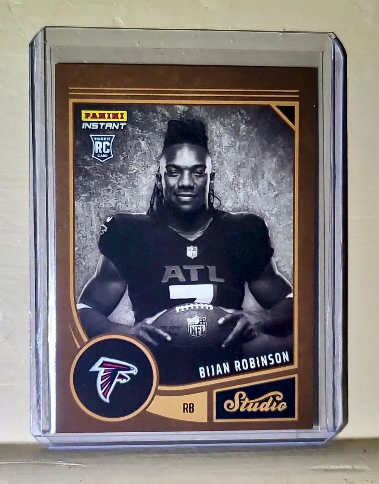 Bijan Robinson 2023 Panini NFL Studio Rookies #10 Rookie Card 1/370 - Football Card Single