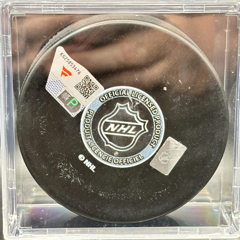 Bobby Hull Signed Chicago Blackhawks Puck #9 HOF 1983 Inscribed Fanatics COA - Sports Memorabilia