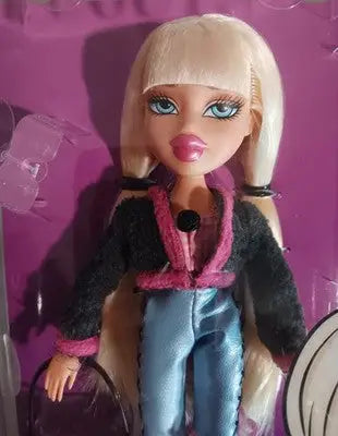 BRATZ GOIN’ OUT! CLOE AKA ’Angel’ Fashion Doll~Purse Glasses Brush Beautiful NIB