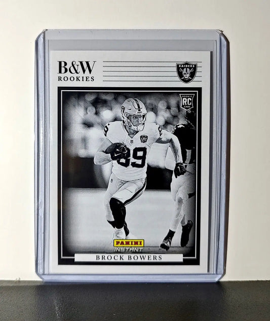Brock Bowers 2024 Panini NFL #15 Black & White Rookies Card Raiders 1 of 680 - Football Card Single