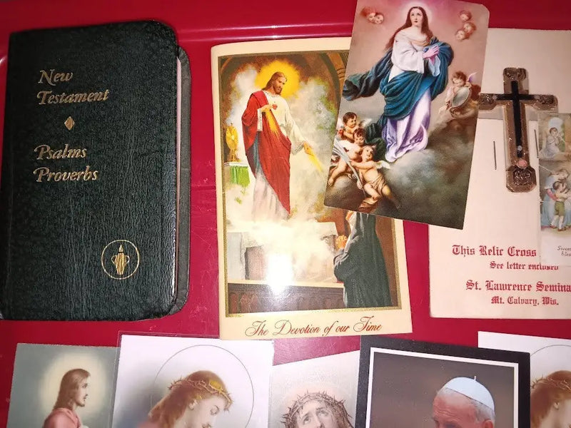 Catholic Christian Holy Prayer Cards 1981 New Testament Relic Cross Pendant Lot