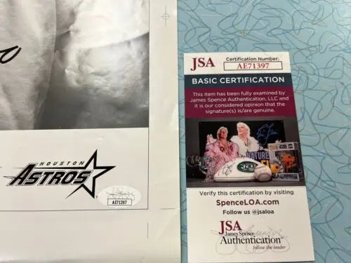 Autographed Craig Biggio Houston Astros memorabilia with JSA certification for collectors
