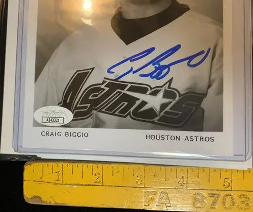 Craig Biggio Auto b&w 5x7 AUTO 1996 Houston Astros Team Issue Signed JSA Angled - Sports Memorabilia