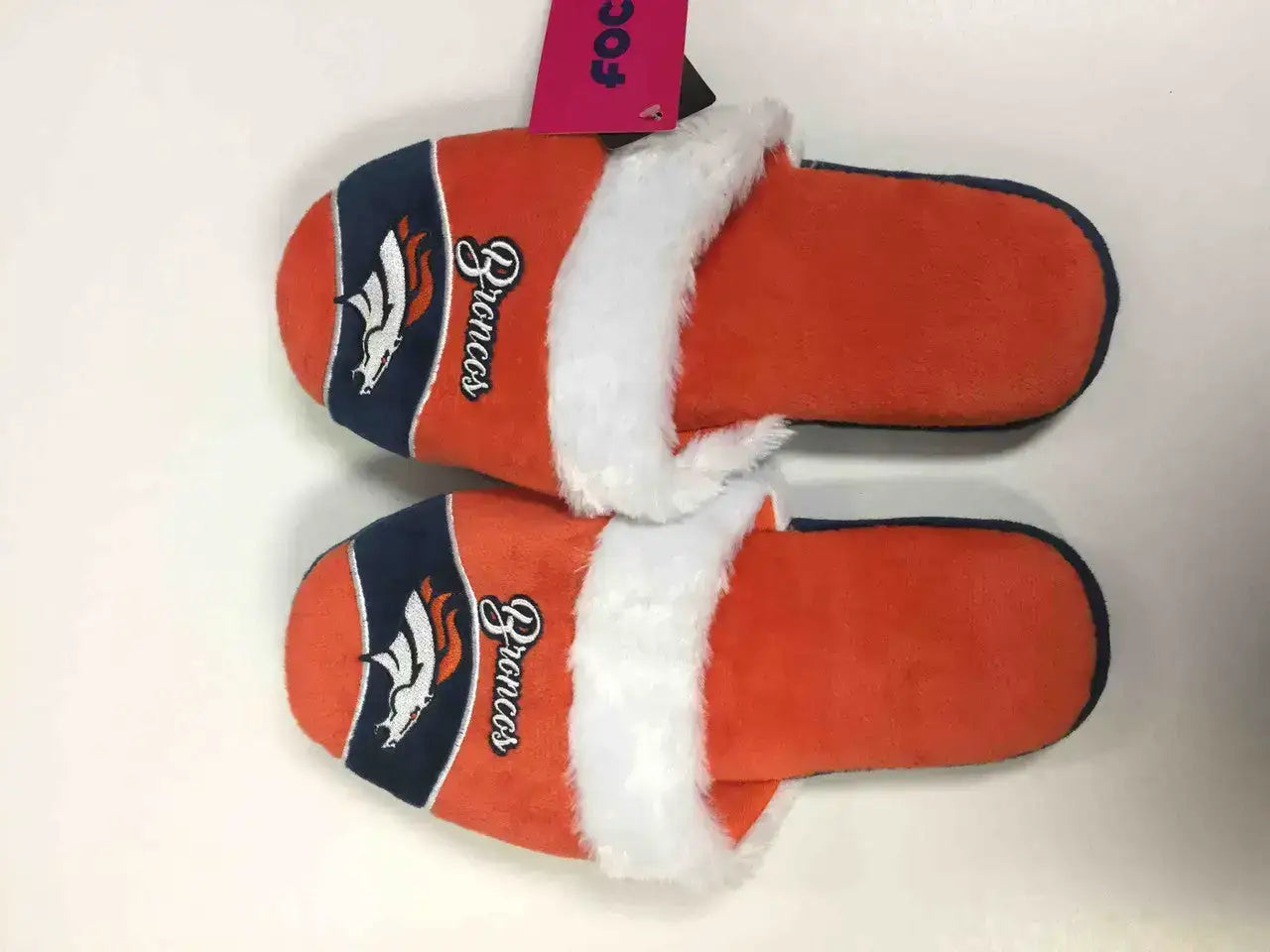 Denver Broncos Womens Stripe Logo Slippers - X-Large (11-12)