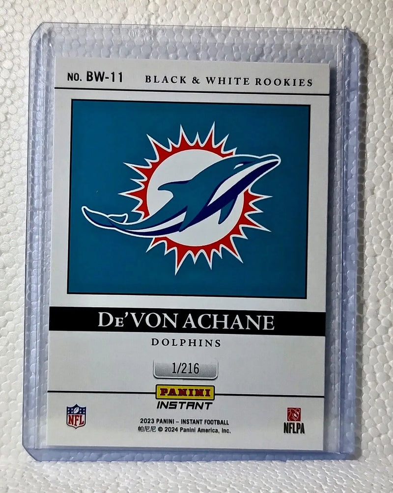 De’Von Achane 2023 Panini NFL #11 Black & White Rookies Card Dolphins 1/216