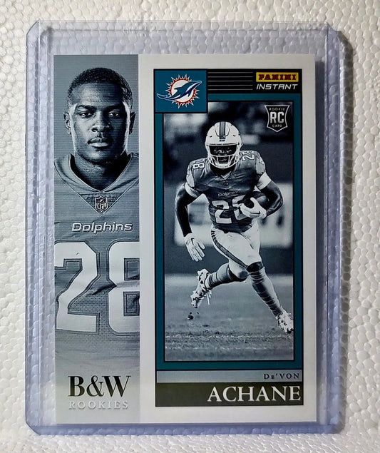De’Von Achane 2023 Panini NFL #11 Black & White Rookies Card Dolphins 1/216 - Football Card Single