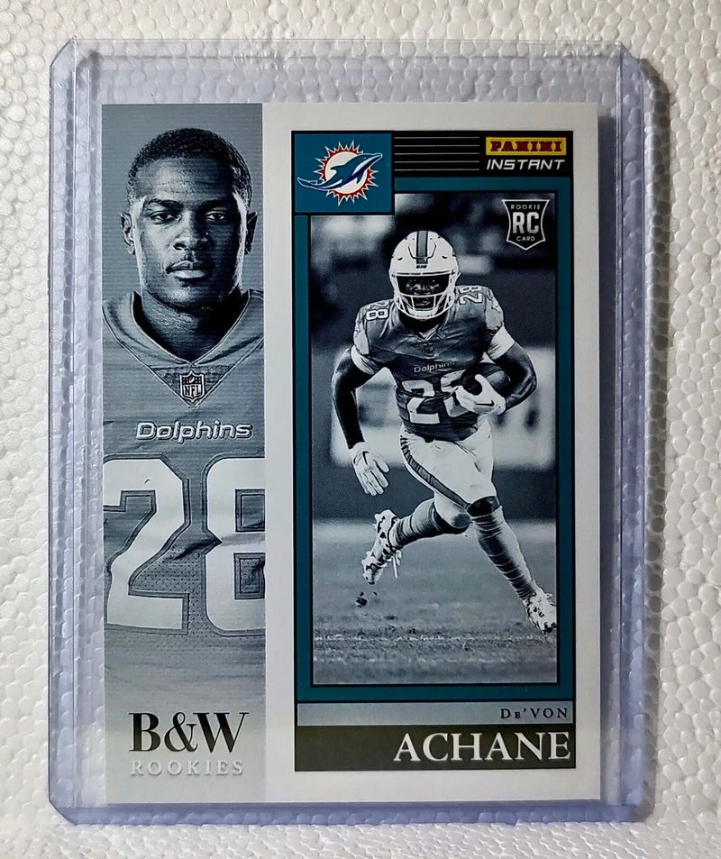 De’Von Achane 2023 Panini NFL #11 Black & White Rookies Card Dolphins 1/216