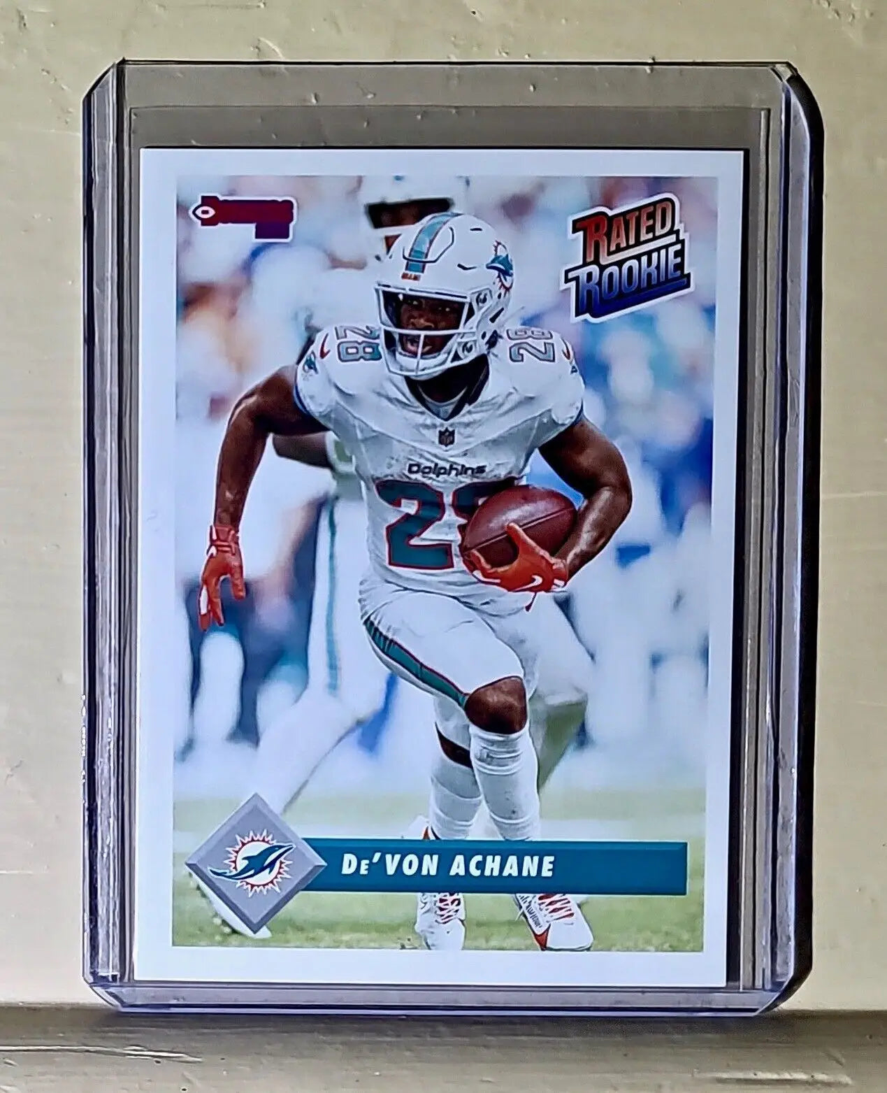 De’Von Achane2023 Panini NFL Rated Rookie Retro #11 Card Miami Dolphins 1/629