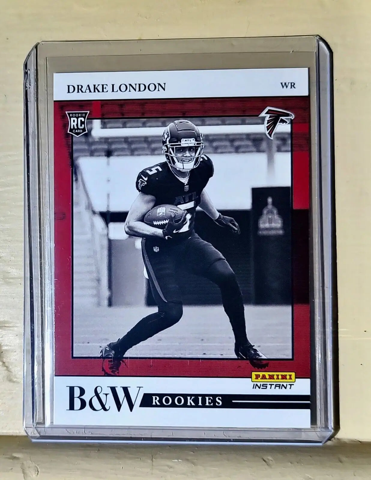 Drake London 2022 Panini NFL Black & White Rookies #4 Football Card 1 of 649