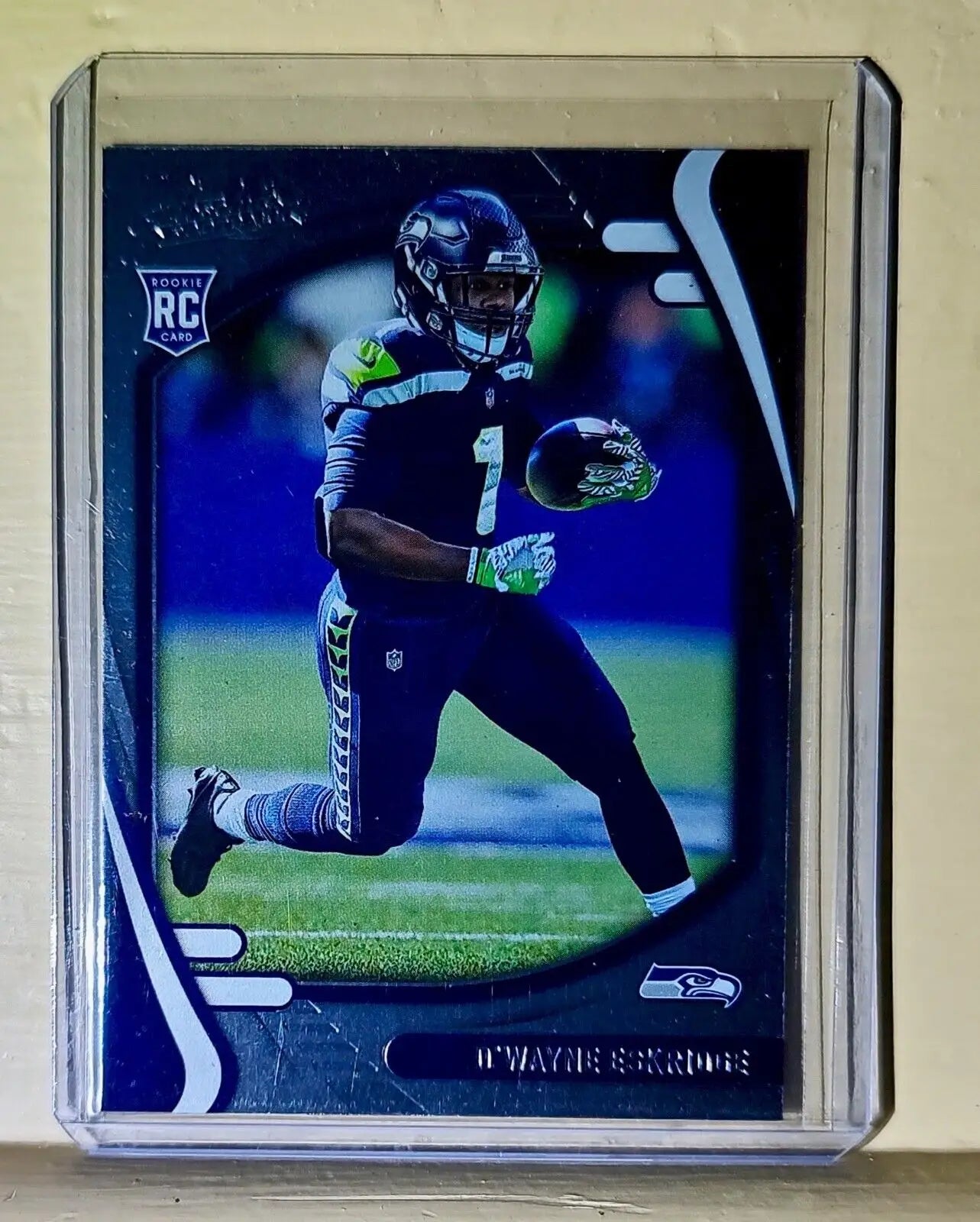 D’Wayne Eskridge 2021 Panini NFL Absolute Rookie Football #118 Card