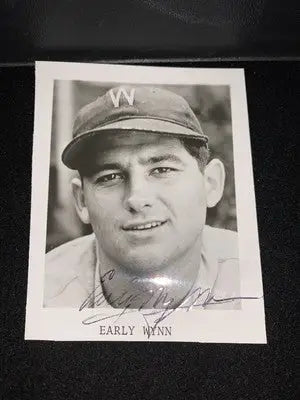 Autographed Early Wynn baseball card from Washington Senators 1939-48 auto picture snap shot