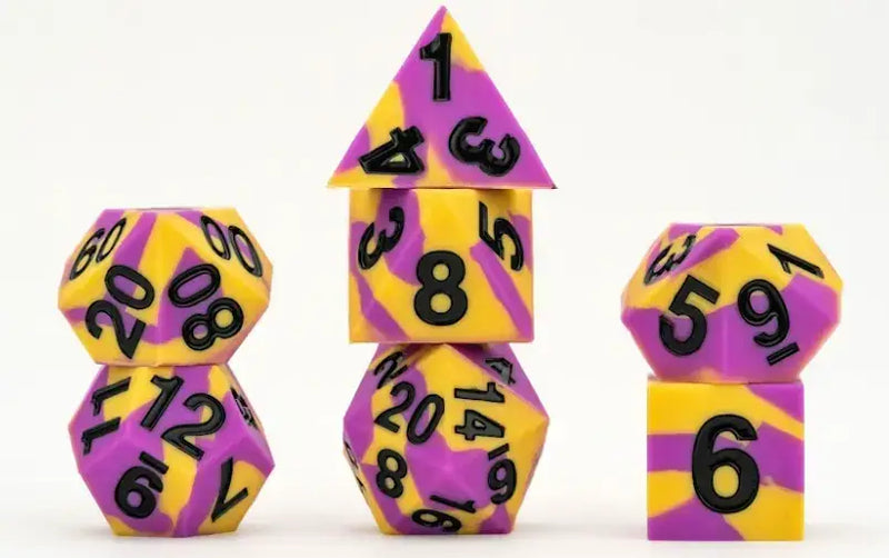 Fanroll Gaymers Pride - Sharp Edge Silicone Rubber Dice Set: Intersex Pride Flag - Gaming Supplies - Dice