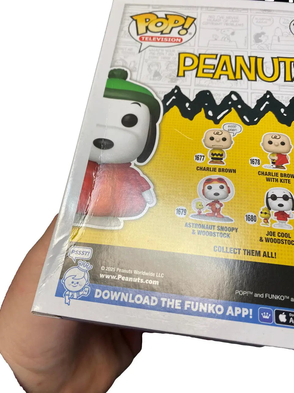 Funko POP! TV Peanuts Snoopy Specialty Series Exclusive #1681 CHASE DAMAGED - Funko Pop