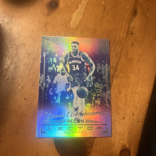 Giannis Antetokounmpo 2023-24 Panini Recon Vector Insert #19 basketball card