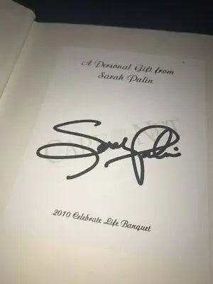 Sarah Palin’s signature in Going Rogue An American Life autographed hardcover book