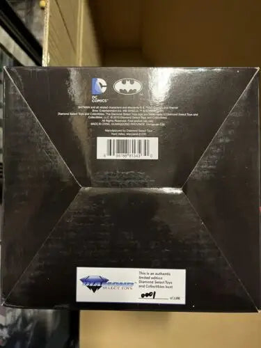 Batman collectible box featuring Harley Quinn Mad Love Statue by Diamond Select Toys