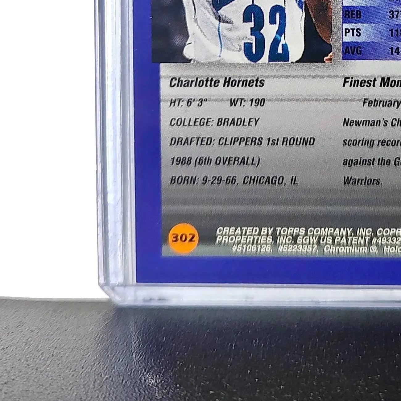 Hersey Hawkins 1994-95 Topps Finest #302 Basketball Card - Basketball Card Single