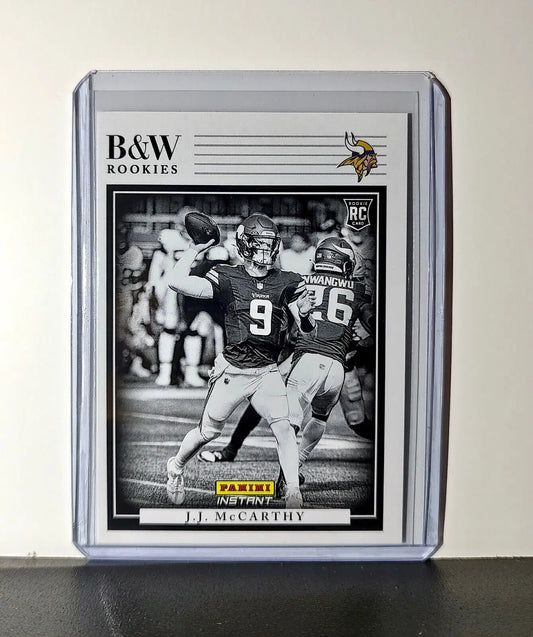 J.J. McCarthy Rookie 2024 Panini NFL #7 Black & White Rookies Vikings 1 of 680 - Football Card Single