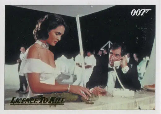 James Bond 007 Classics Licence to Kill Gold Parallel Chase Card showcasing elegant scene