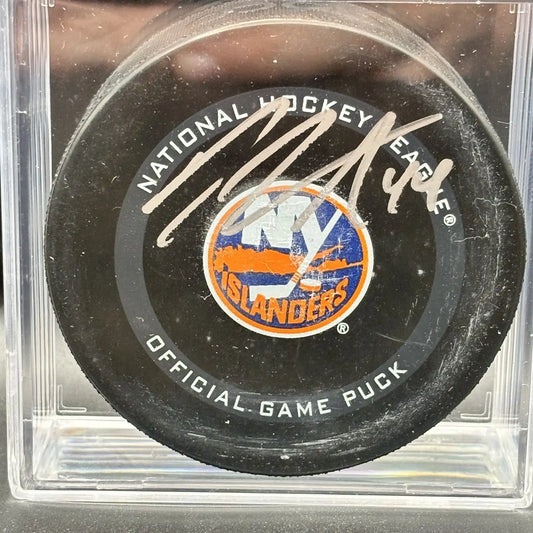 Jean-Gabriel Pageau Signed New York Islanders Logo Hockey Puck Silver Ink BAS - Sports Memorabilia