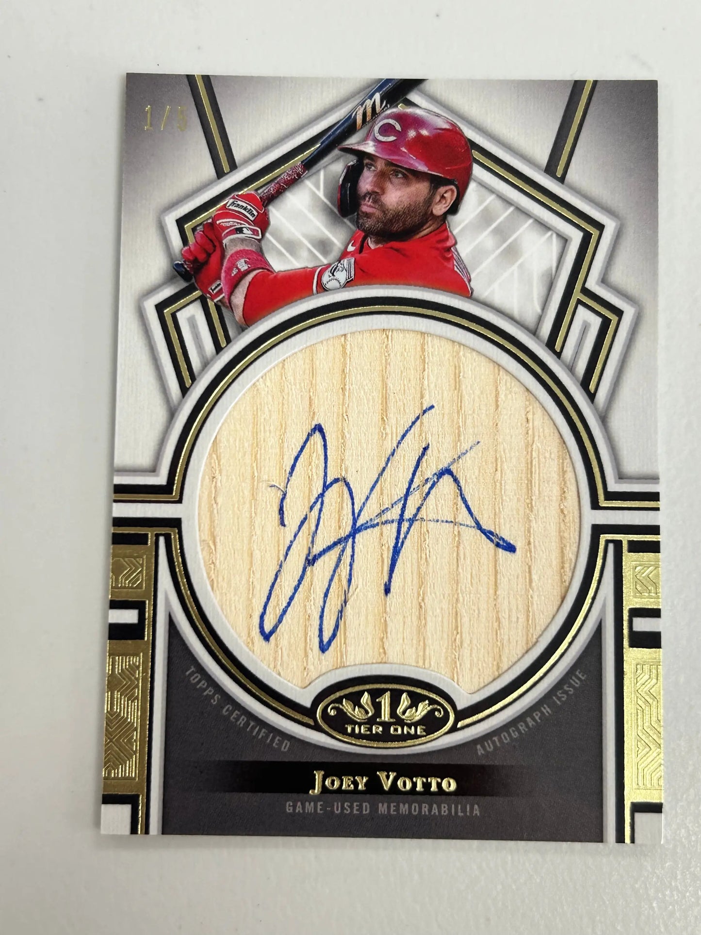 Joey Votto 2023 Topps Tier One Pefect Contant Auto Bat Relic - Baseball Card Single