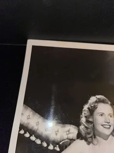 JOYCE REYNOLDS Signed Autographed 8x10 Photo - Entertainment Memorabilia