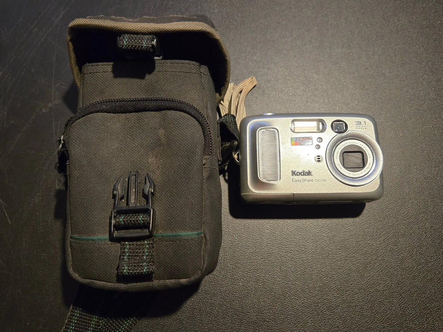 Kodak EasyShare CX7330 Digital Camera 3.1MP Silver Compact Untested with case - Other