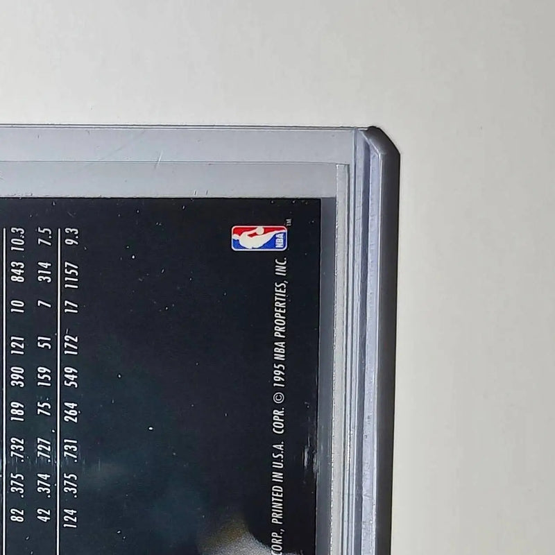 Lindsey Hunter 1995-96 Flair NBA #39 Card Detroit Pistons - Basketball Card Single