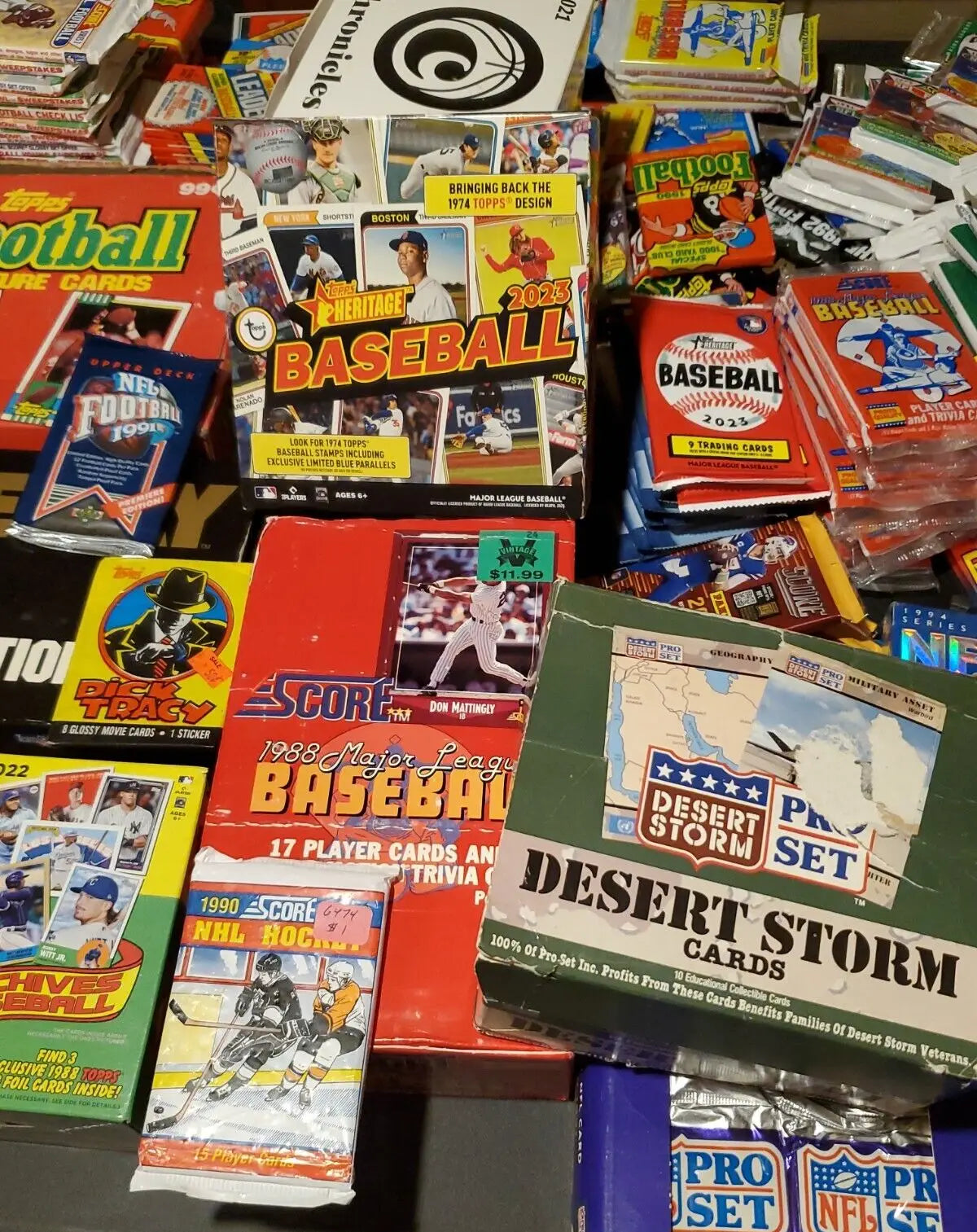 Lot of 400 multi/mixed-sport cards and non-sport trading cards in sealed packs - Sealed/Wax