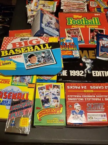 Lot of 400 multi/mixed-sport cards and non-sport trading cards in sealed packs - Sealed/Wax