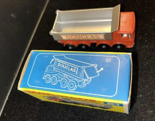 MATCHBOX NO # 51-C 8 WHEEL TIPPER ORANGE BODY DOUGLAS LABELS NMT - Action Figure & Toy